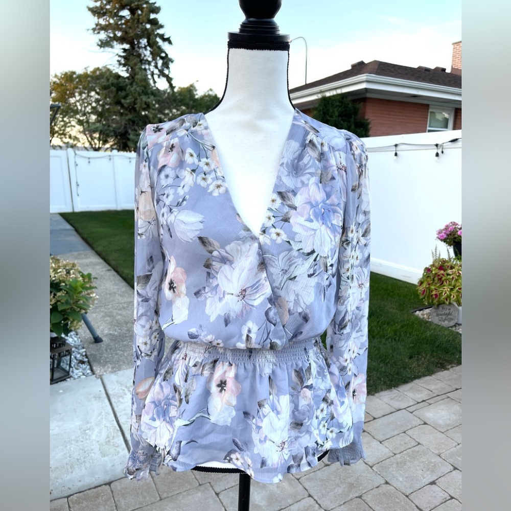 Forever New floral blouse long sleeves size 8